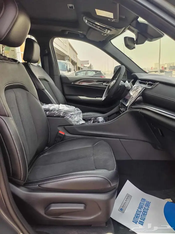 جيب قراند شروكي 2023 محرك 3.6 التيتيود ضمان الوكيل 7