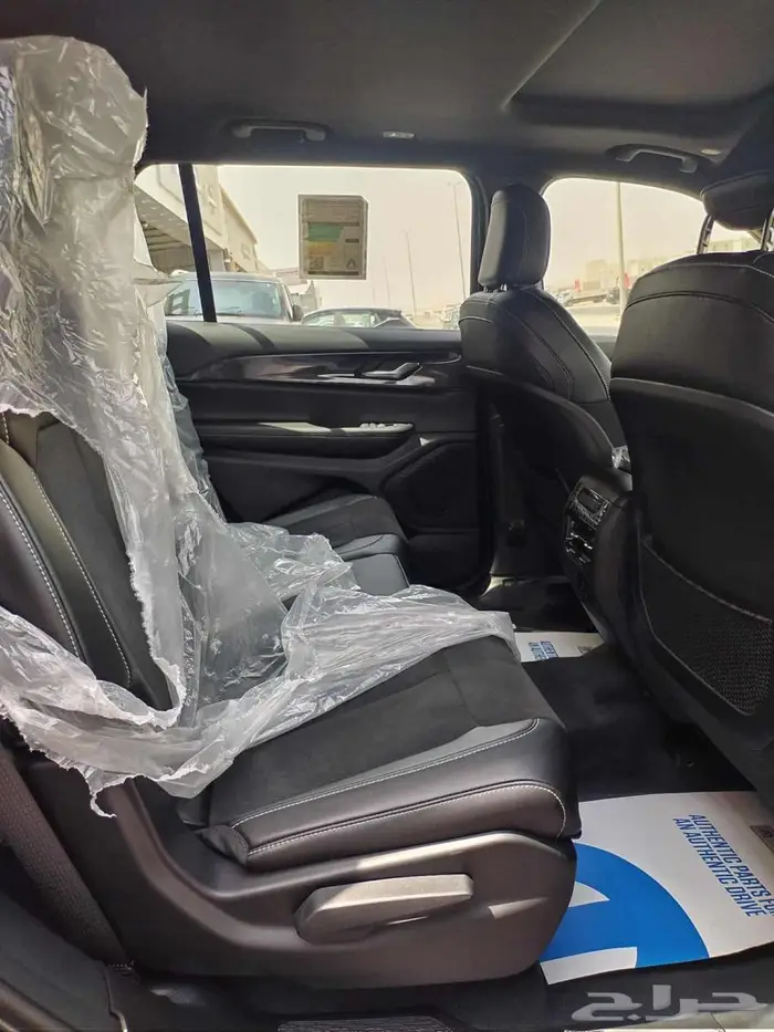 جيب قراند شروكي 2023 محرك 3.6 التيتيود ضمان الوكيل 8