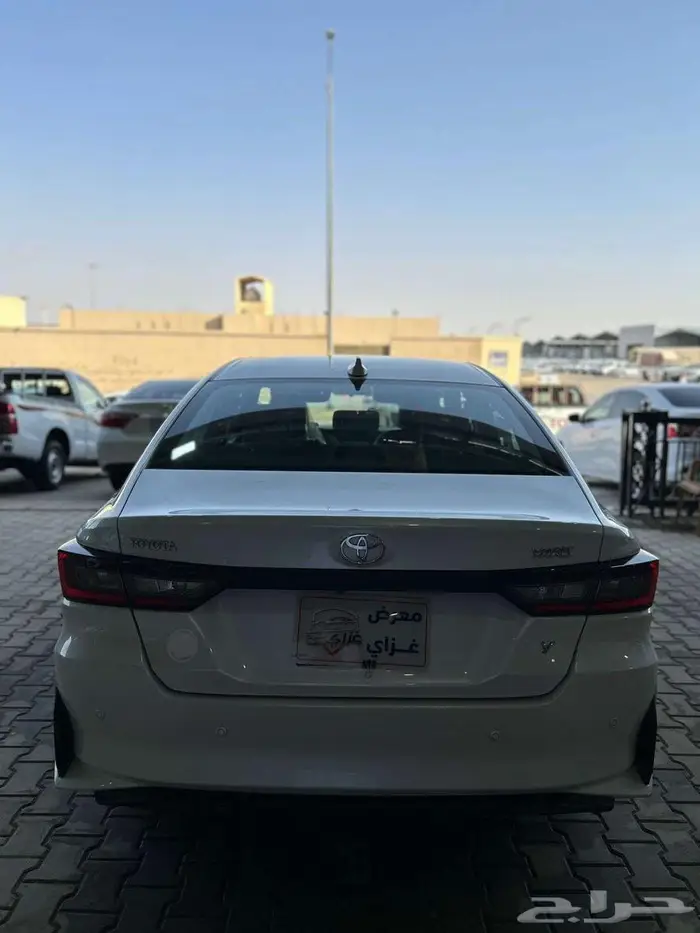 تويوتا يارس 2023 Y 18