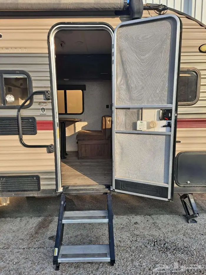 كرفان أمريكي مخزن 4