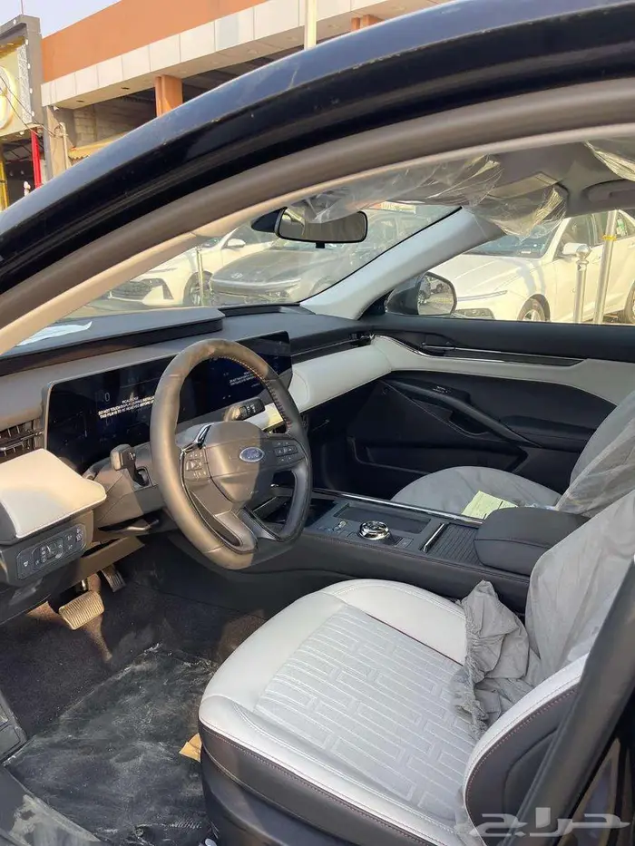 فورد تورس ترند 2026 3