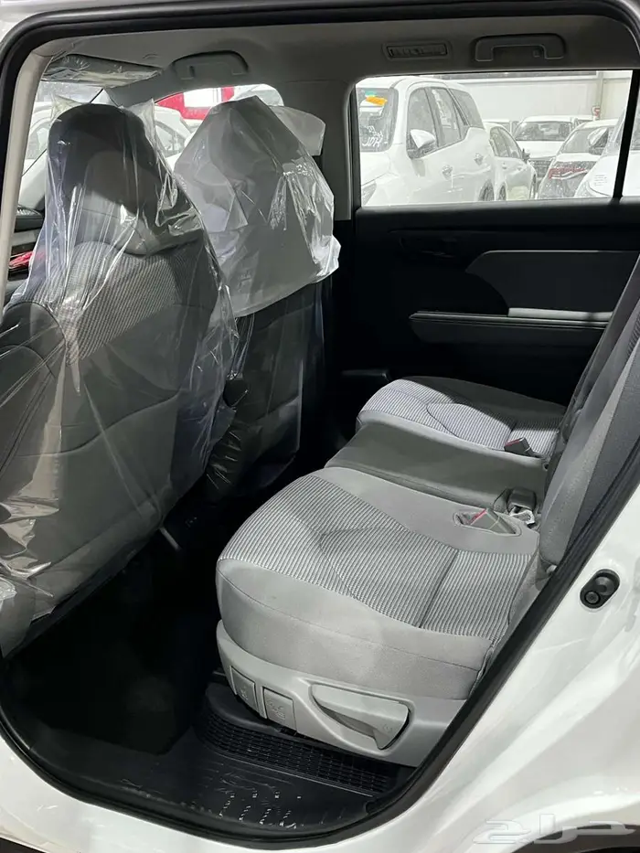 تويوتا هايلاندر LE 2025 استاندر دبل كاش وبنوك 5