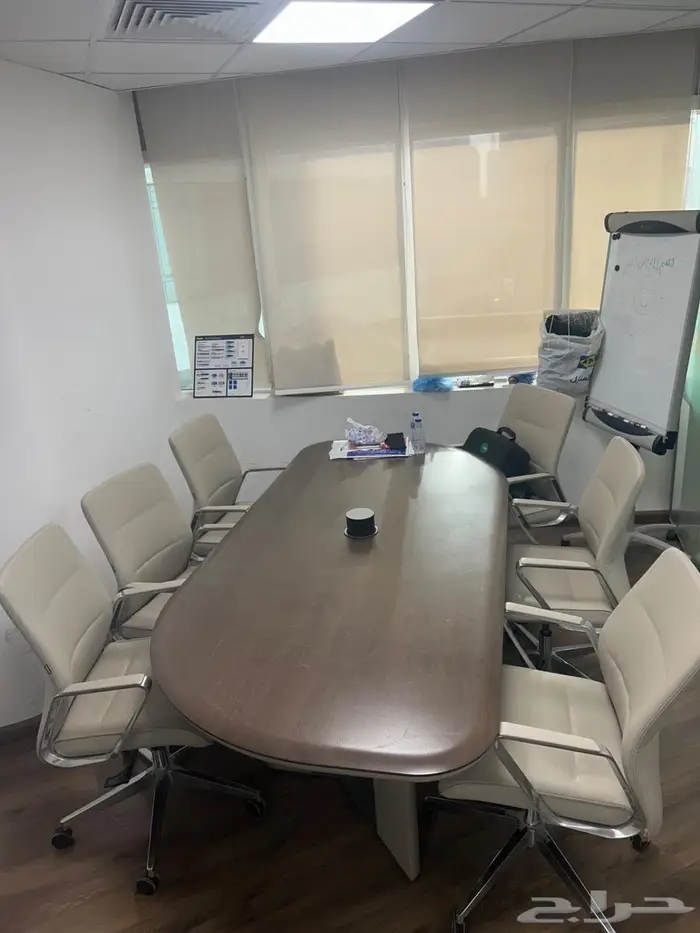 غرفة اجتماعات مع 6 كراسي 1