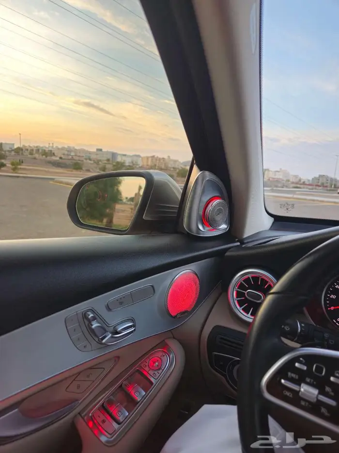 GLC 300 2020 GOLD فل اوبشن 30