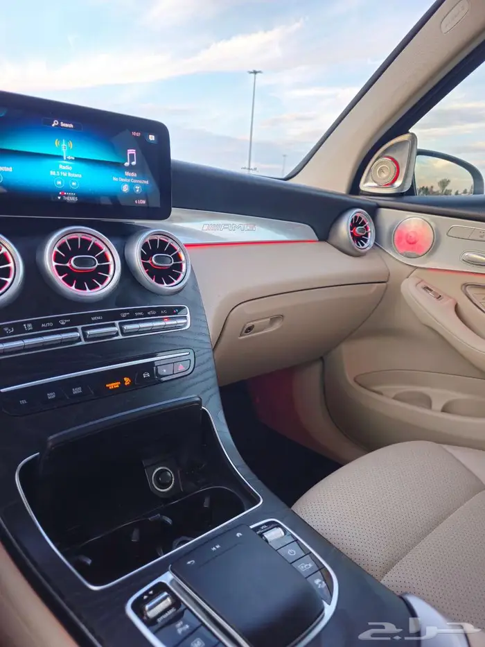 GLC 300 2020 GOLD فل اوبشن 31