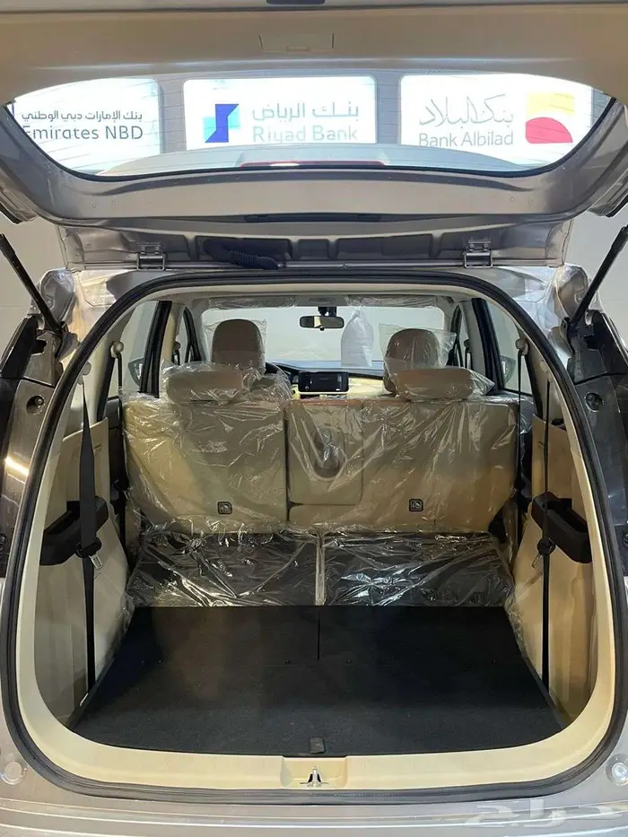 ميتسوبيشي اكسباندر HL 2025 مبيعات بنوك 10