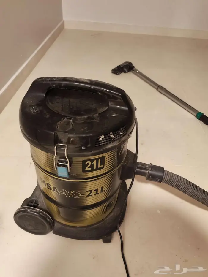 للبيع. مكنسة 0