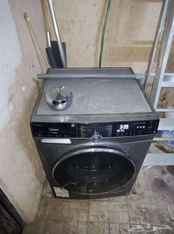 للبيع غسالة ميديا 10 كيلو مع كنبة midea 4