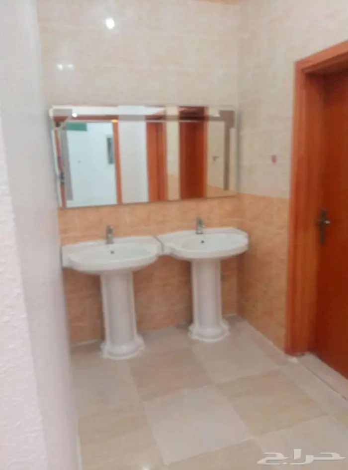 شقة بلاط غرفتين ومجلسين للعوايل بخميس مشيط 13