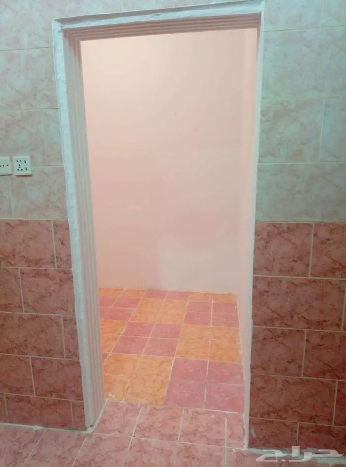 شقة بلاط غرفتين ومجلسين للعوايل بخميس مشيط 6