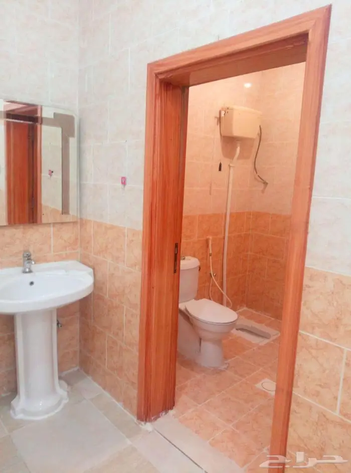 شقة بلاط غرفتين ومجلسين للعوايل بخميس مشيط 7