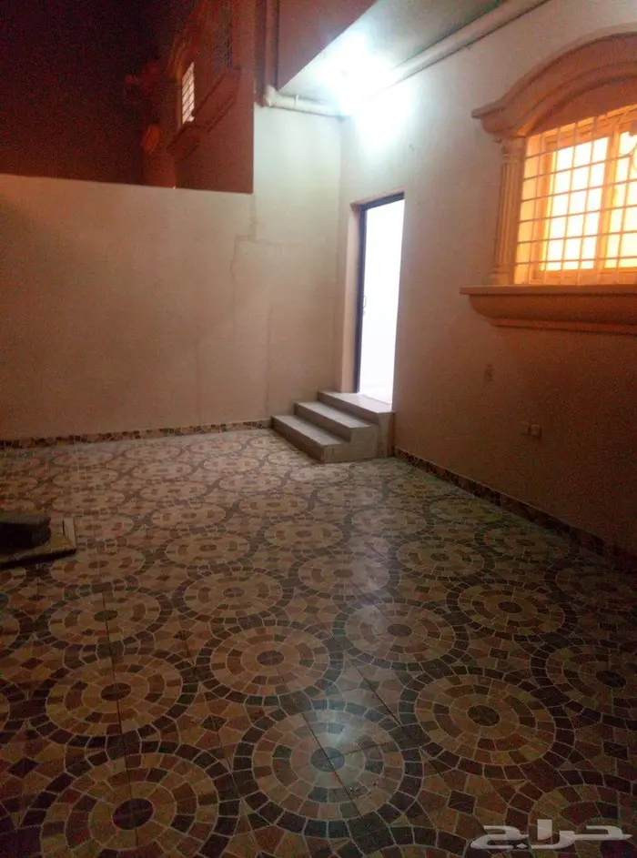 شقة بلاط غرفتين ومجلسين للعوايل بخميس مشيط 8