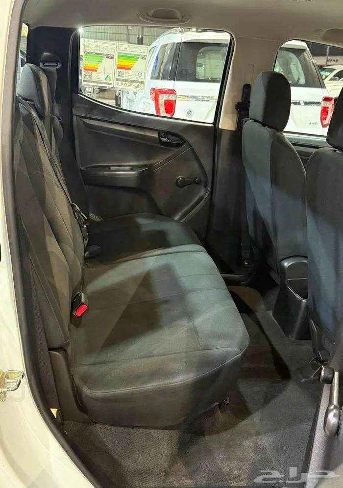 للبيع ايسوزو ديماكس 2023 مكينة 2.5cc ديزل سعودي 33