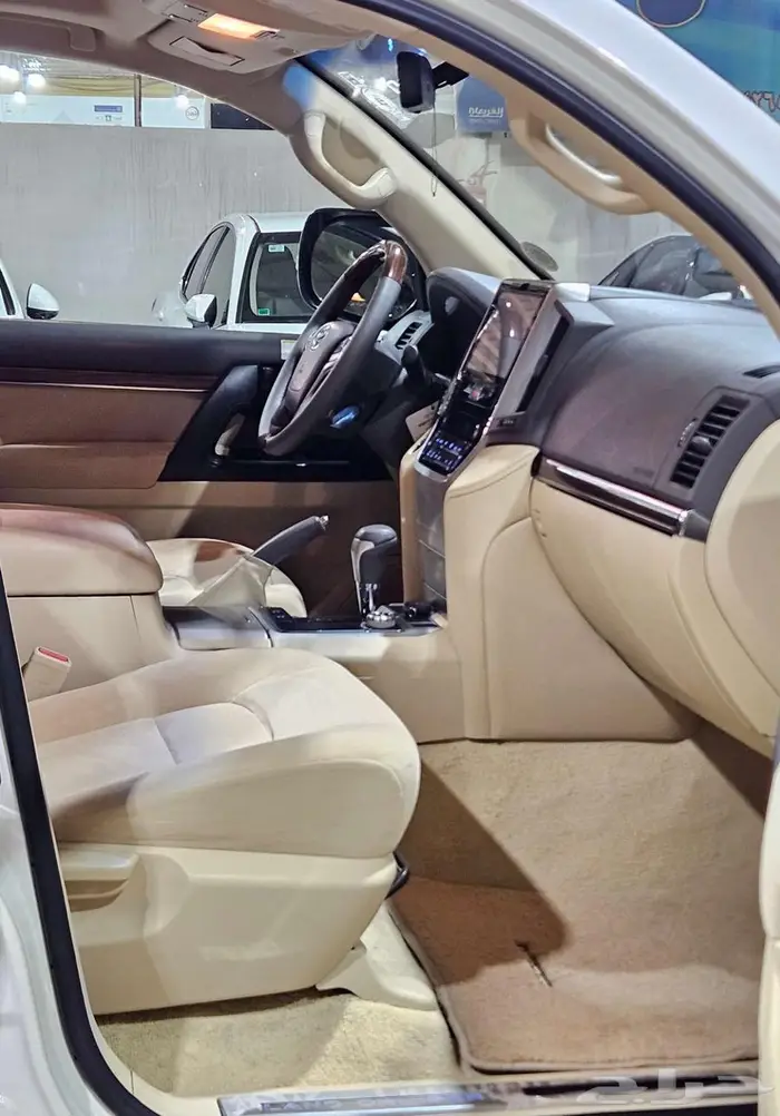 تويوتا لاندكروزر GXR..2016 48