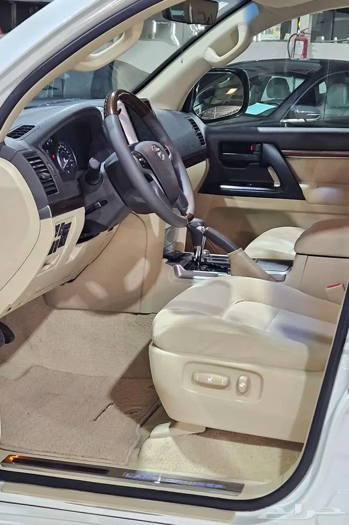 تويوتا لاندكروزر GXR..2016 30