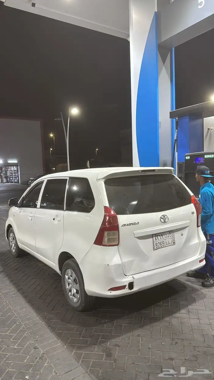 تويوتا افانزا 2015 للبيع او البدل 6