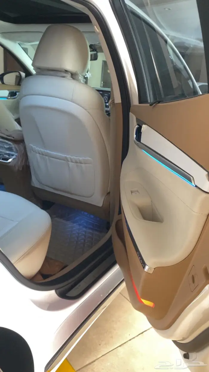 ازيرا ابيض وكاله 2023 6