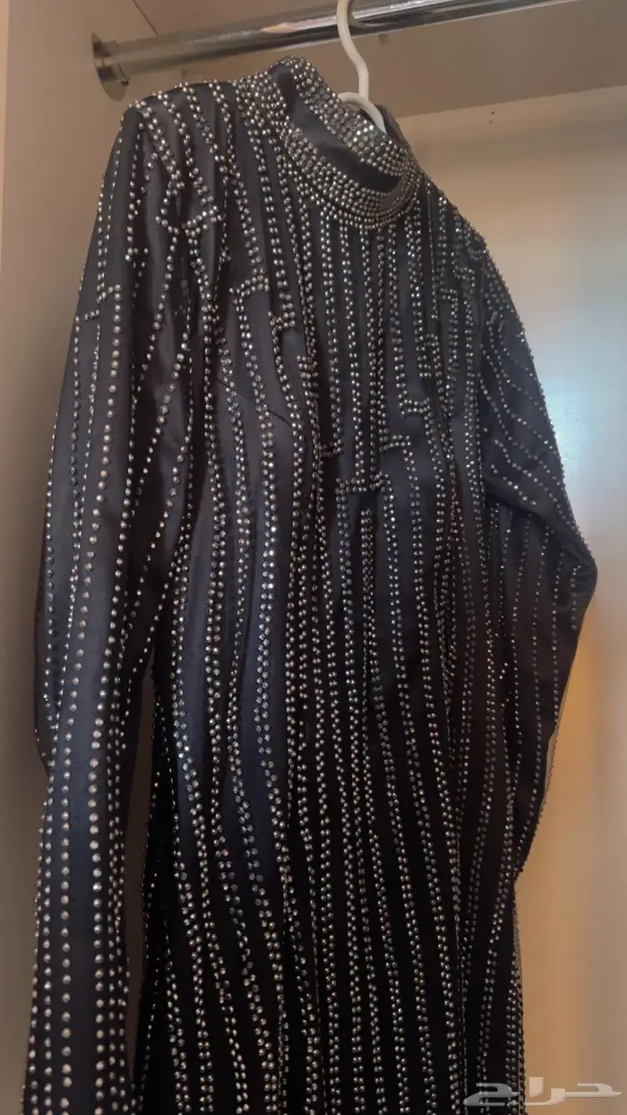 فستان فخم وثقيل لبسه واحده فقط 0