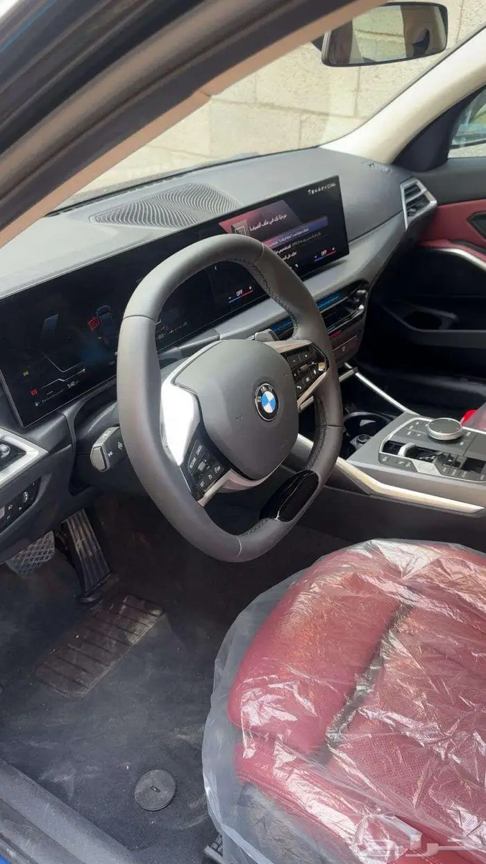 سيارة BMW 318i 2025 2