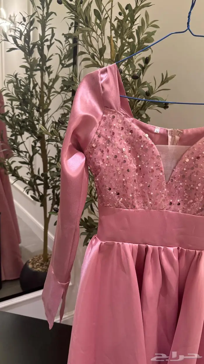 فستان وردي فخم   لبسة وحدة فقط   شبه جديد 4