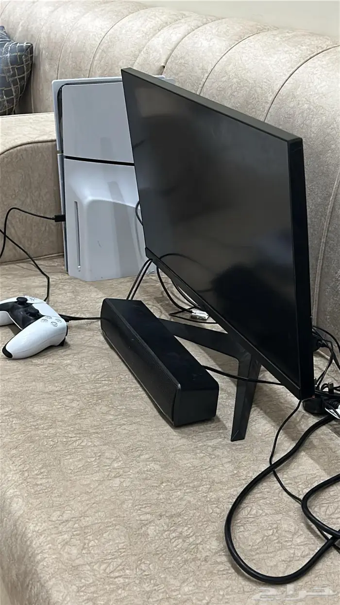 سوني 5 للبيع مع ملحقاته الاصليه الاستخدام بسيط 0