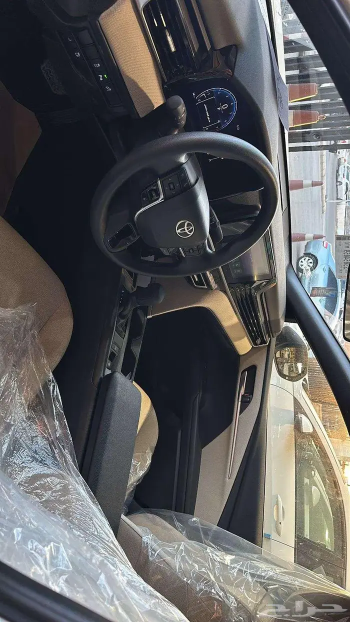 تويوتا كامري ستاندر بنزين 2025 8