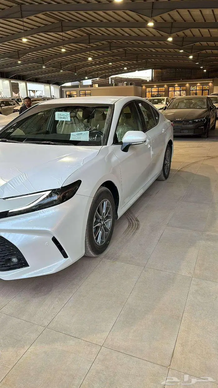 تويوتا كامري ستاندر بنزين 2025 2