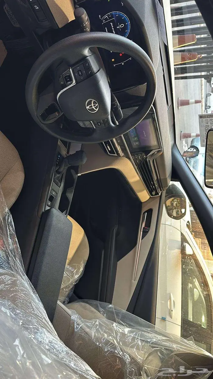 تويوتا كامري ستاندر بنزين 2025 3