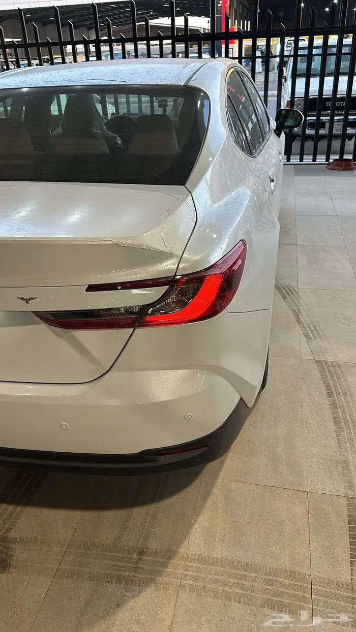 تويوتا كامري ستاندر بنزين 2025 7