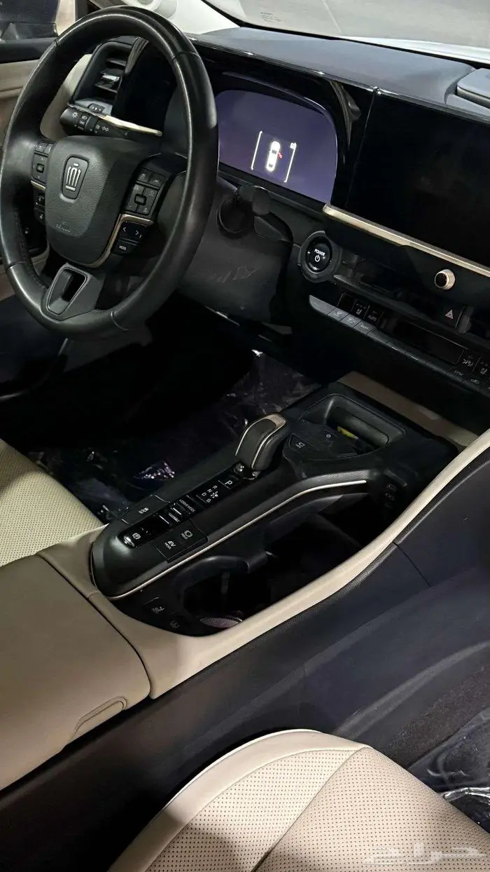 تويوتا كروان 2023 بريميوم 11