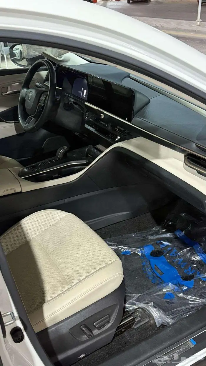 تويوتا كروان 2023 بريميوم 10