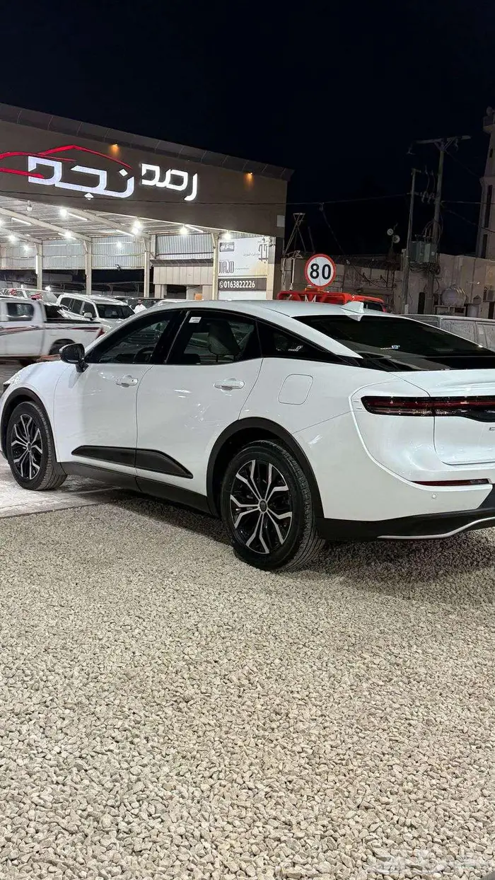 تويوتا كروان 2023 بريميوم 4