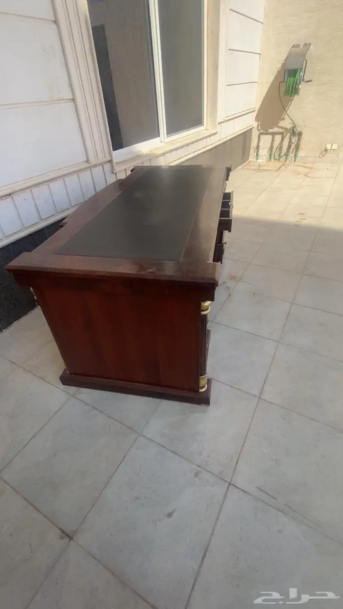 للبيع طاوله مكتب 1