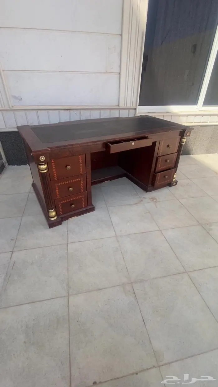 للبيع طاوله مكتب 0