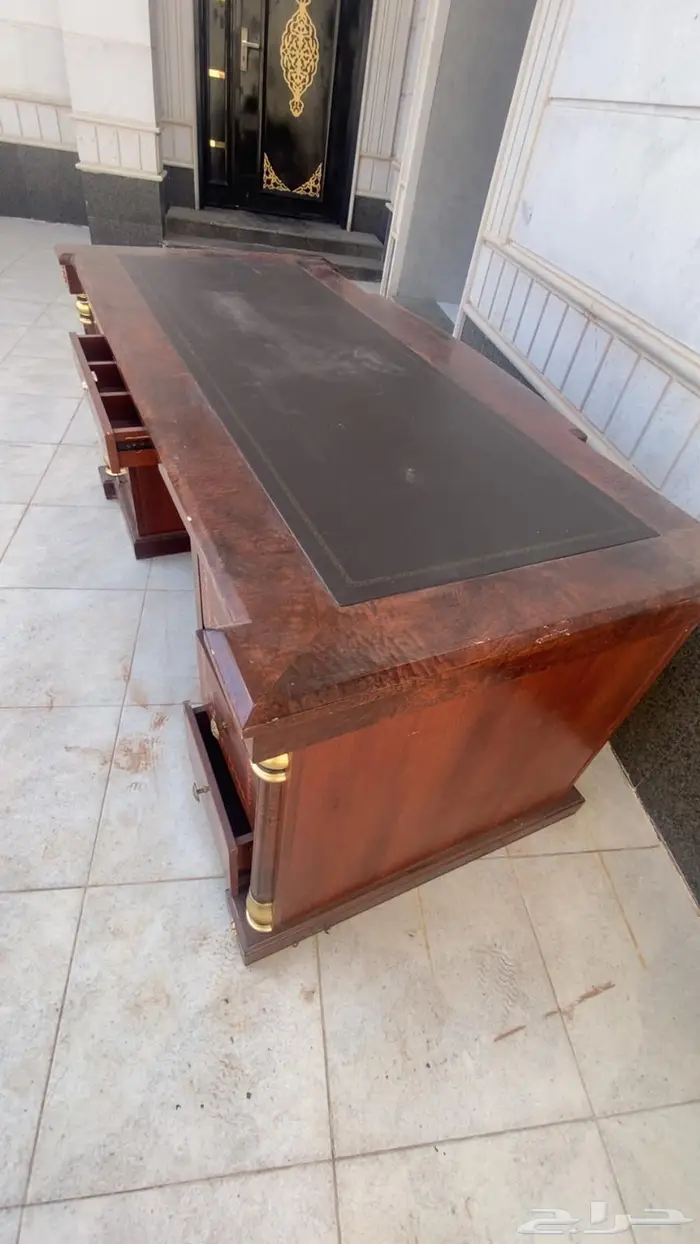 للبيع طاوله مكتب 3