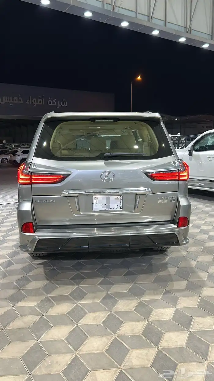 لكزس سبورت LX570 DD فل 2020 عداد 74 ألف كيلو 4