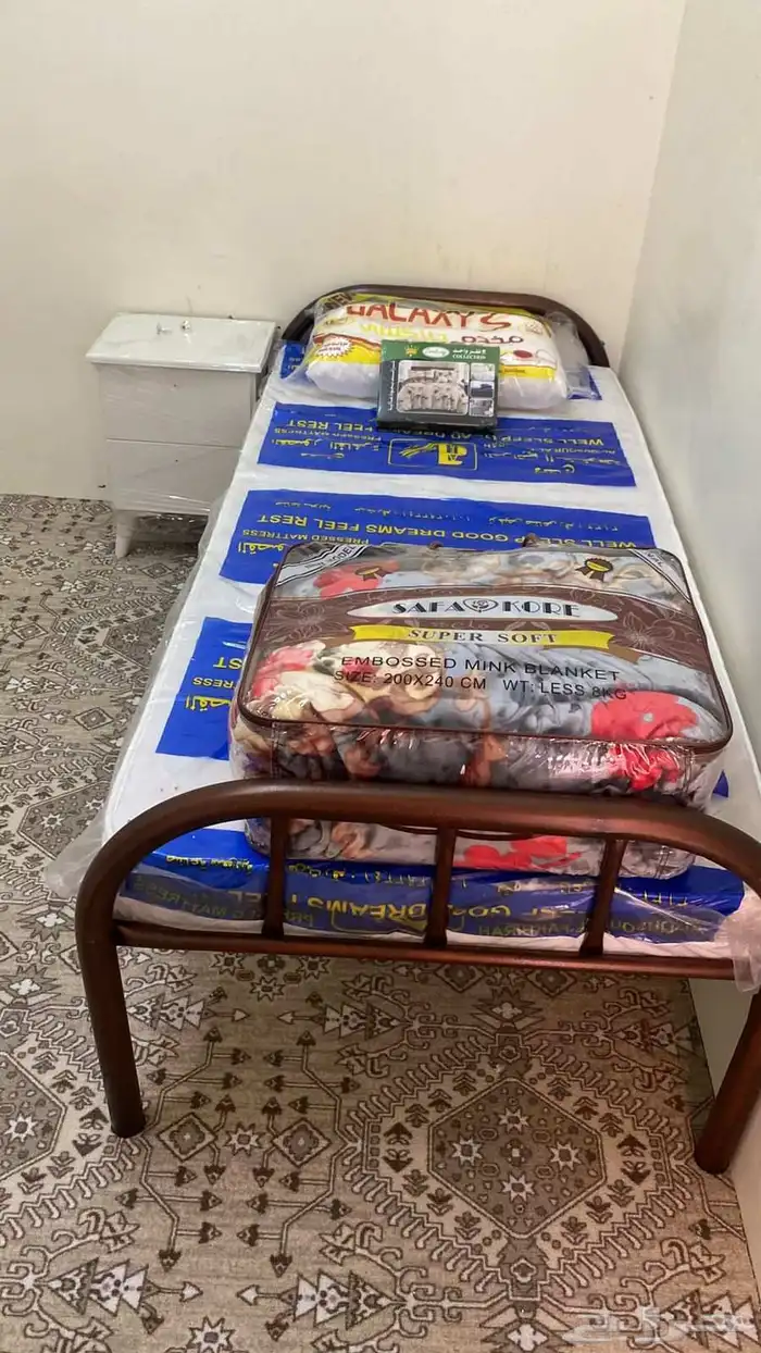 سرير حديد دورين دور واحد مراتب طبي بطانيات و مخده سم جديد 8