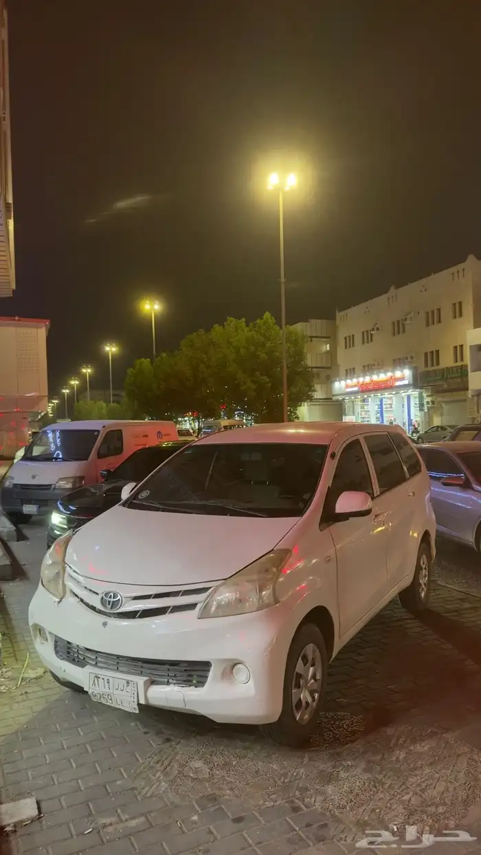 تويوتا افانزا 2015 للبيع او البدل 7