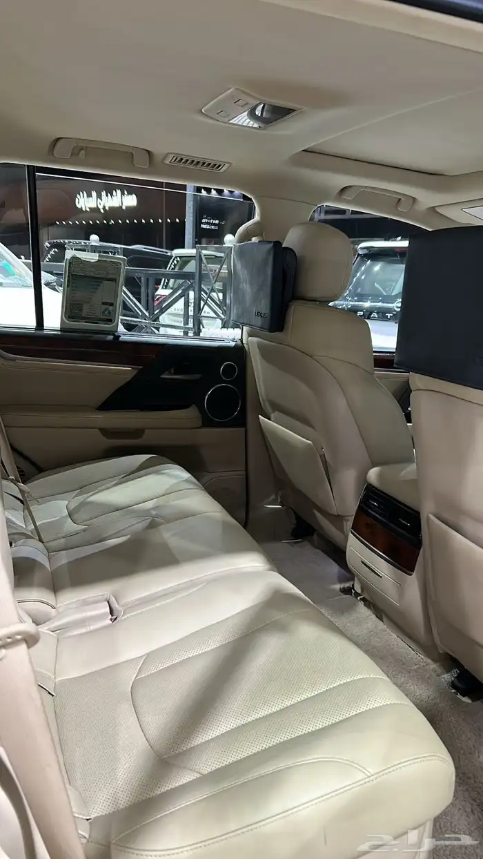 لكزس سبورت LX570 DD فل 2020 عداد 74 ألف كيلو 7