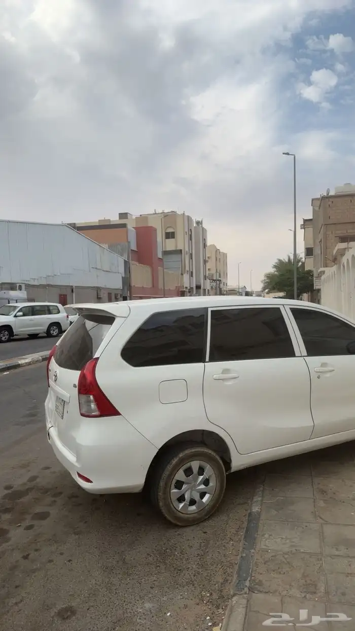 تويوتا افانزا 2015 للبيع او البدل 8