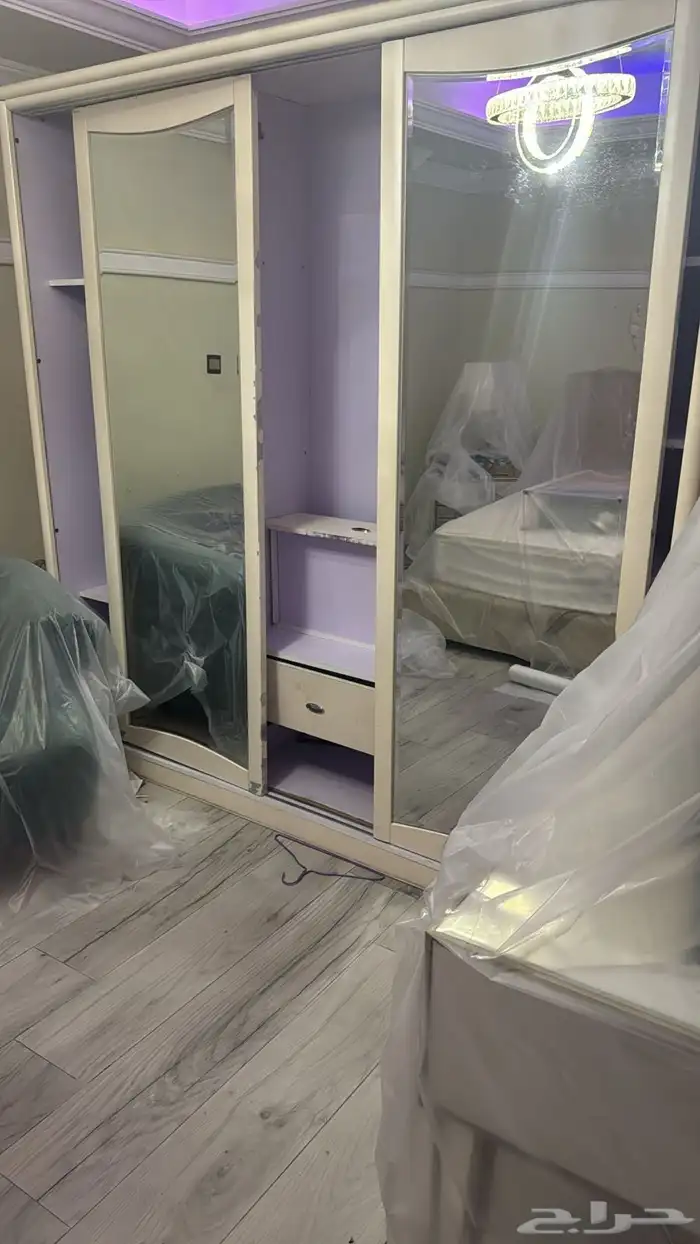 9 دولاب فاخر 3 تسريحة 5