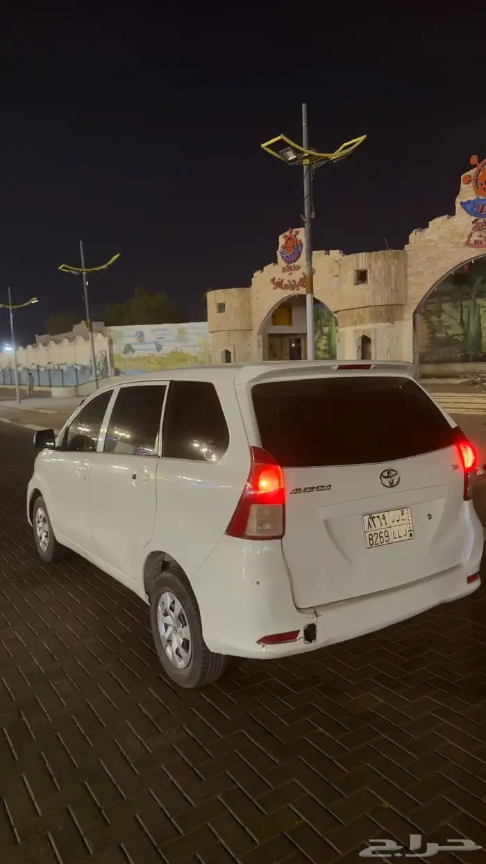 تويوتا افانزا 2015 للبيع او البدل 9