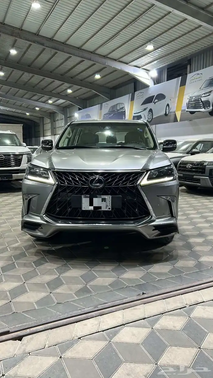 لكزس سبورت LX570 DD فل 2020 عداد 74 ألف كيلو 2