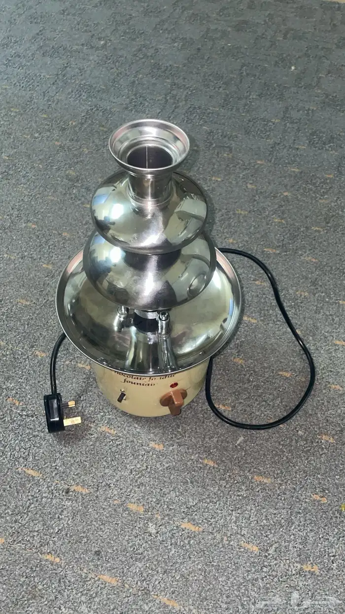 أغراض متفرقه للبيع منها ماكينه قهوا تخزن فيها قهوا ونافوره 8