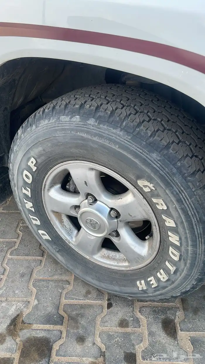 للبيع جنط في اكس آر 2000مع حورات جدد تاريخ 24اربع 0