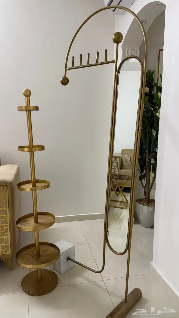 علاقة عباية وستاند عطور 0