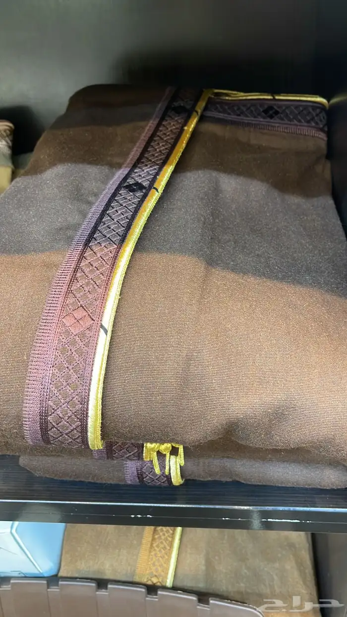 هدايا بشت شتوي وبر فرة بشت زواج دروع سبوف تخرج ترقية 21