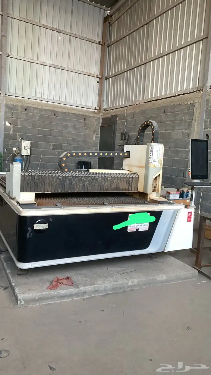 مكاين مقص صاج وثناية صاج ومكابس للبيع شبه جديد صنع 2022 2