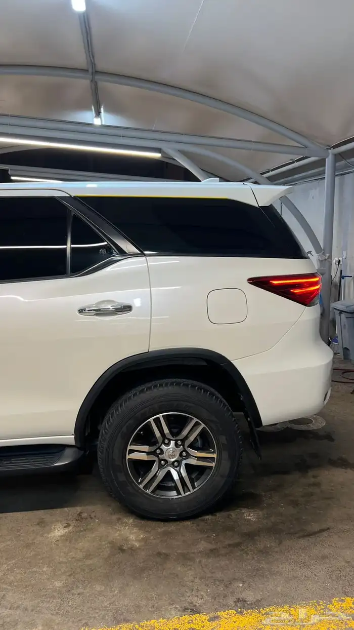 للبيع فورتشنر 2020 بدون دبل 11