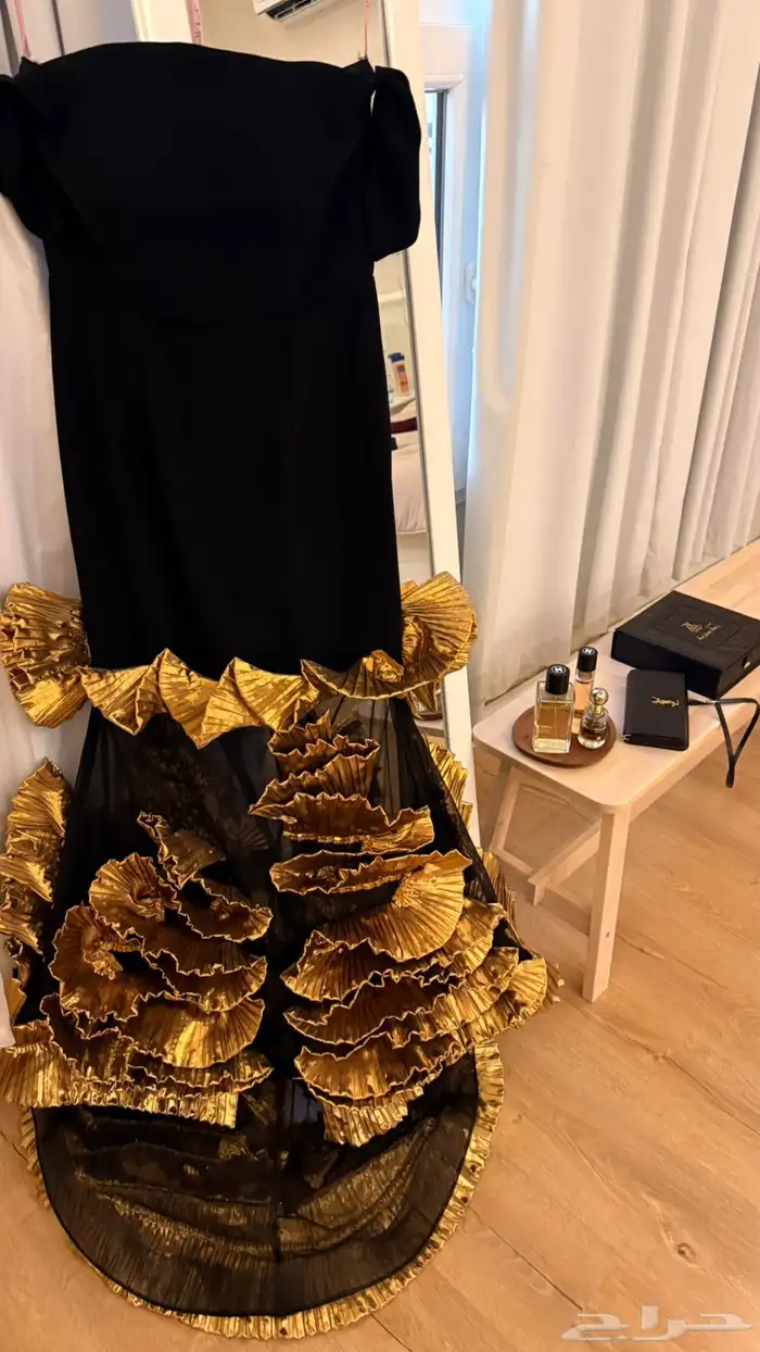 فستان من المصممه الكويتية ساره المحيسن 6